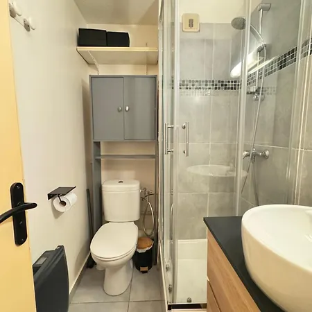 Dans Avec Piscine Et Tennis