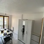 Dans Avec Piscine Et Tennis *