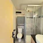 Dans Avec Piscine Et Tennis Fréjus