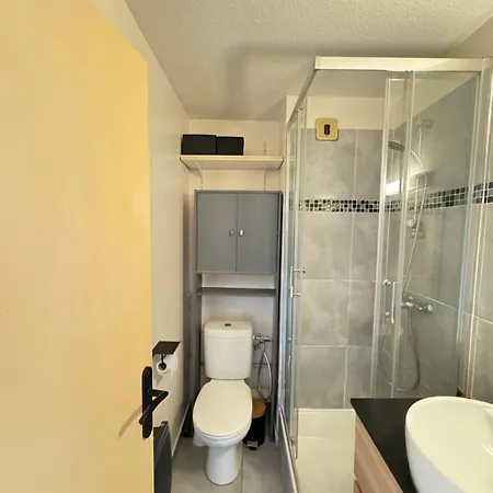 Dans Avec Piscine Et Tennis Fréjus