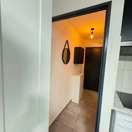 Dans Avec Piscine Et Tennis