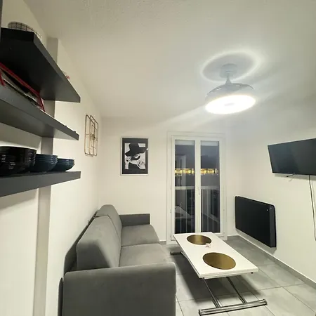 Apartment Dans Avec Piscine Et Tennis
